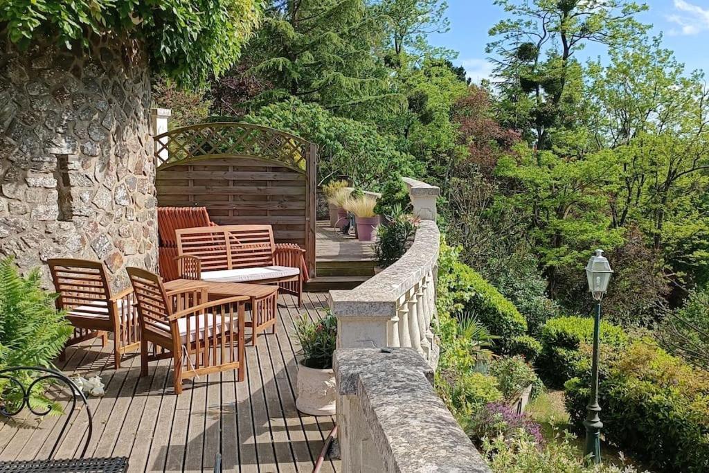 Gite De Charme Atypique Vue Panoramique Montrevault Ngoại thất bức ảnh