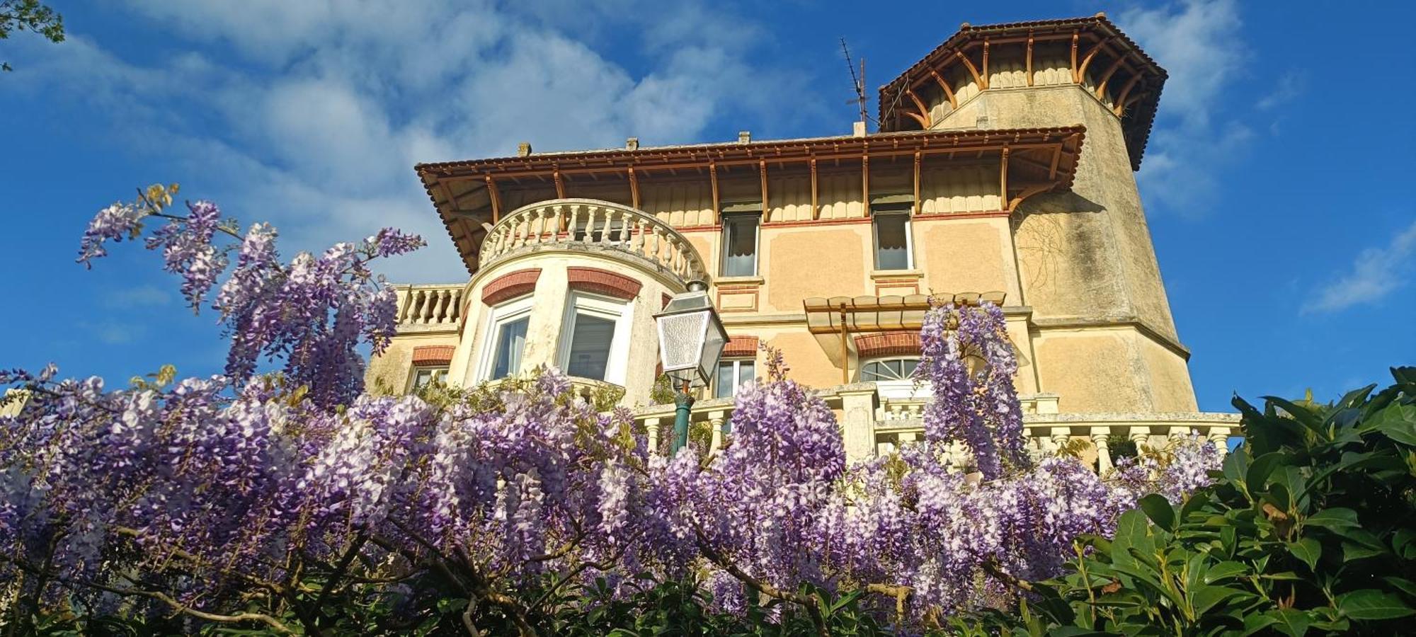 Gite De Charme Atypique Vue Panoramique Montrevault Ngoại thất bức ảnh